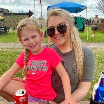 Profile Picture of Hope Stephens (@hopizzle) on Twitter