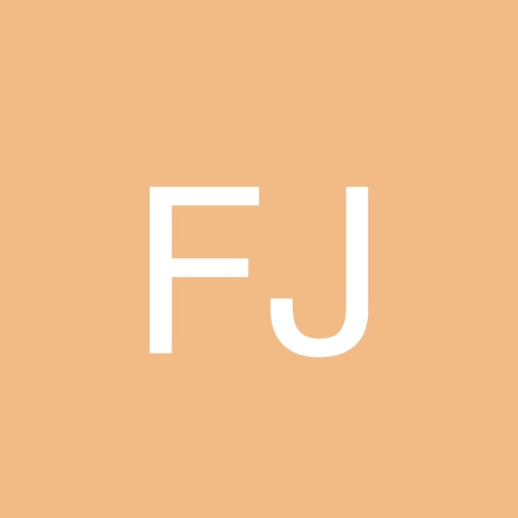 Profile Picture of Felisa Janisch (@blazey23) on Poshmark