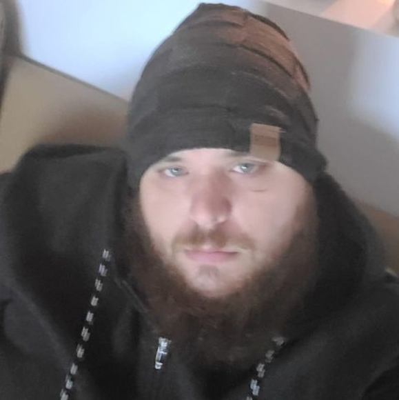 Profile Picture of Aaron Kneller (@aaronk5406) on Poshmark