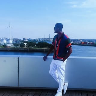 Profile Picture of Martin (@lawrence.martin) on Instagram