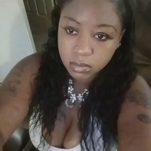 Profile Picture of Sheena Moore (@flyod85) on Poshmark