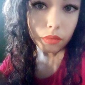 Profile Picture of Lucy Oliveira Muller (@lucymulofficial) on Twitter