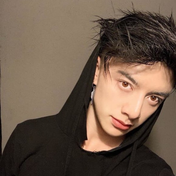 Profile Picture of Shannon Gonzalez (@petrinajayna) on Poshmark