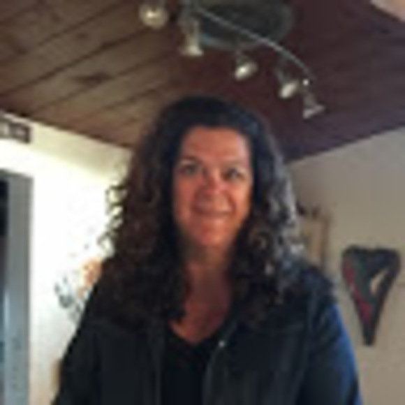 Profile Picture of Jamie Jimenez (@jamiejimenez99) on Poshmark