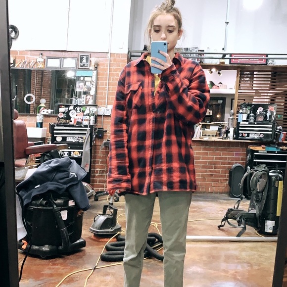 Profile Picture of Allyson Ruder (@alruder) on Poshmark