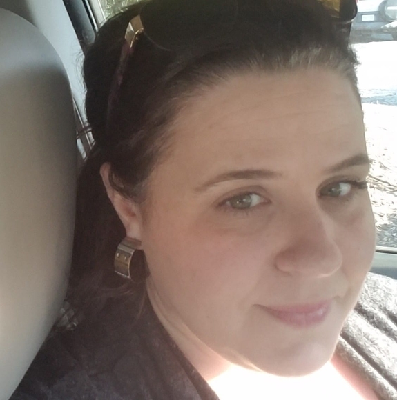Profile Picture of Roberta Sperry (@robertasperry) on Poshmark