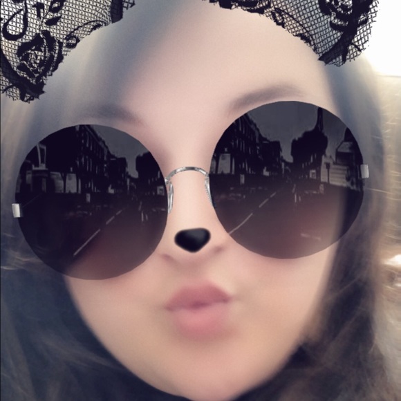 Profile Picture of Katie Isic (@kisic) on Poshmark