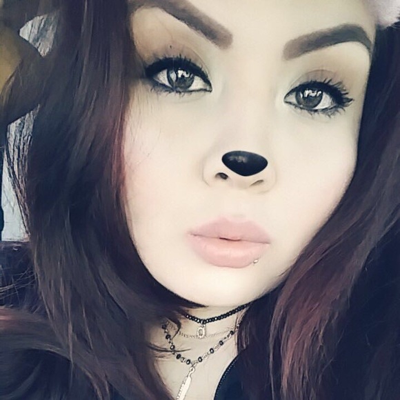 Profile Picture of Yesenia Cuevas (@cuevas12704) on Poshmark