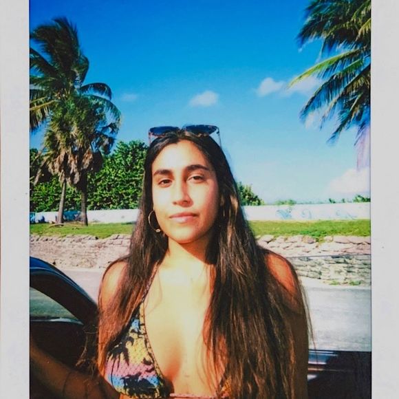 Maria Cortinez - Poshmark Profile Picture of Maria Cortinez (@maria_cortinez) on Poshmark