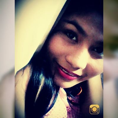 Profile Picture of Laura Acevedo (@lauraacevedo199) on Twitter