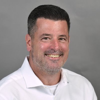 Profile Picture of David J. Lopez (@DLoNewsGuy) on Twitter