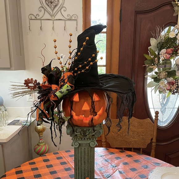 Profile Picture of Sandy Vowles (@thomasvowles) on Poshmark