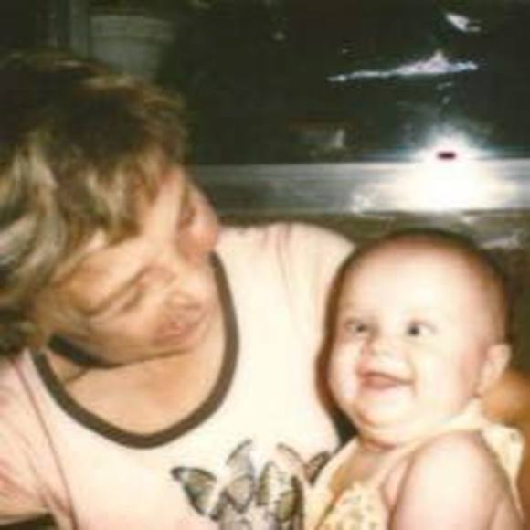 Profile Picture of Amy Thorman (@mishahead) on Poshmark