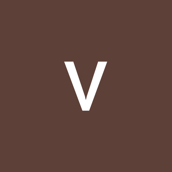 Profile Picture of Vicky Perry (@vickyperry837) on Poshmark