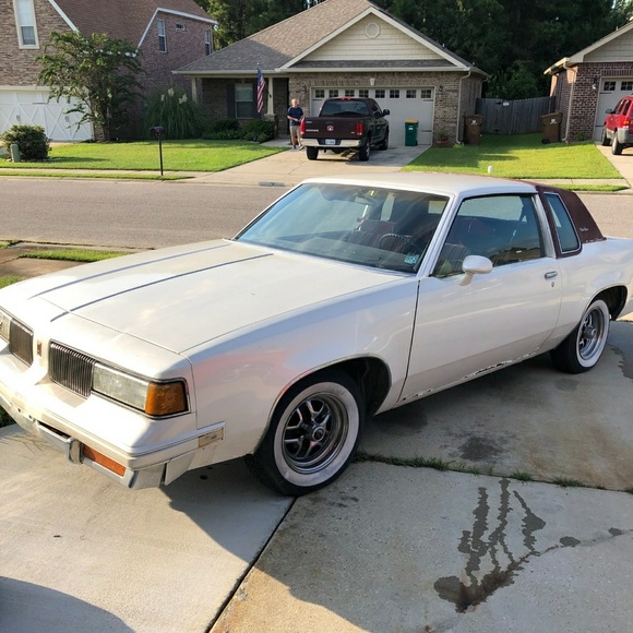 Profile Picture of Eddie James (@eddiejames367) on Poshmark