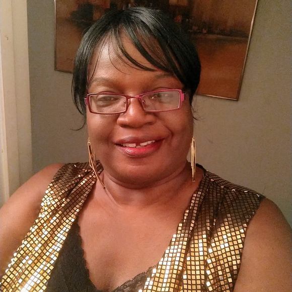 Profile Picture of Millicent Ogenga (@ralowo) on Poshmark