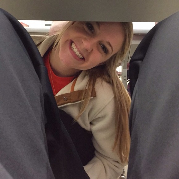 Profile Picture of Andrew Weir (@weira47) on Poshmark