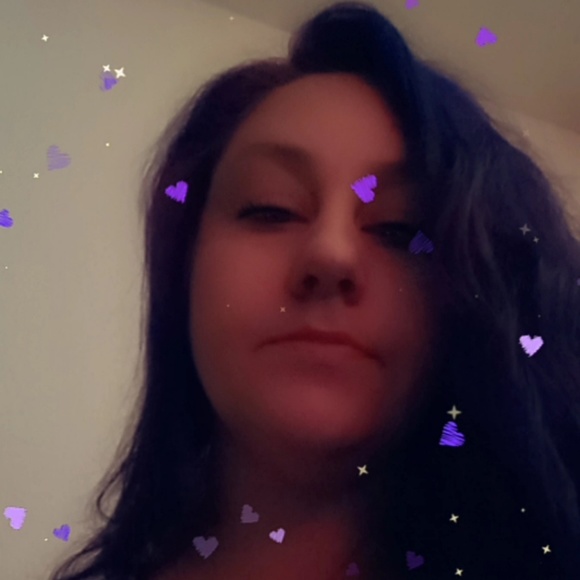 Profile Picture of Amelia Emery (@milli991) on Poshmark