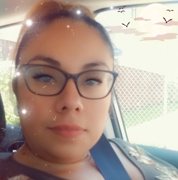 Profile Picture of Claudia Valentin (@cvalentin81) on Poshmark