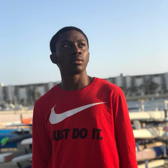 Profile Picture of David Sare (@dsare) on Poshmark