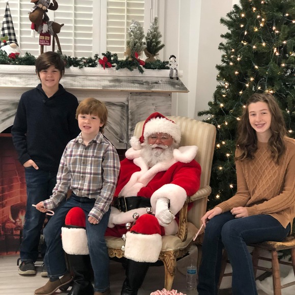 Profile Picture of Melody Harper (@mharper13) on Poshmark