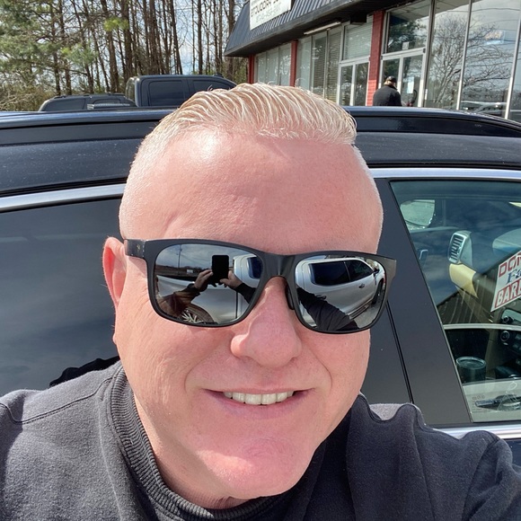 Profile Picture of Bobby Hamrick (@bobby_hamrick) on Poshmark