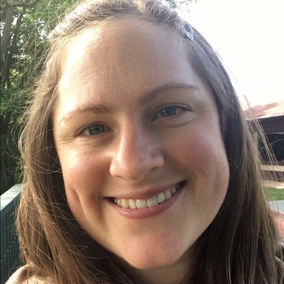 Profile Picture of Danielle Segretto (@dsegretto) on Poshmark