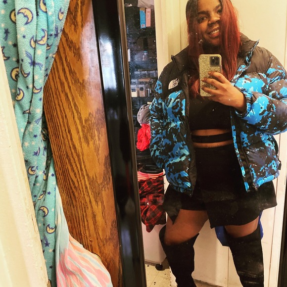 Profile Picture of Shay Neal (@geminigirl_18) on Poshmark