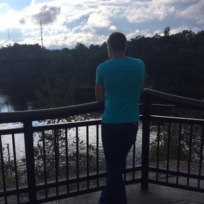 Profile Picture of Travis Garlick (@TGarlick42) on Twitter