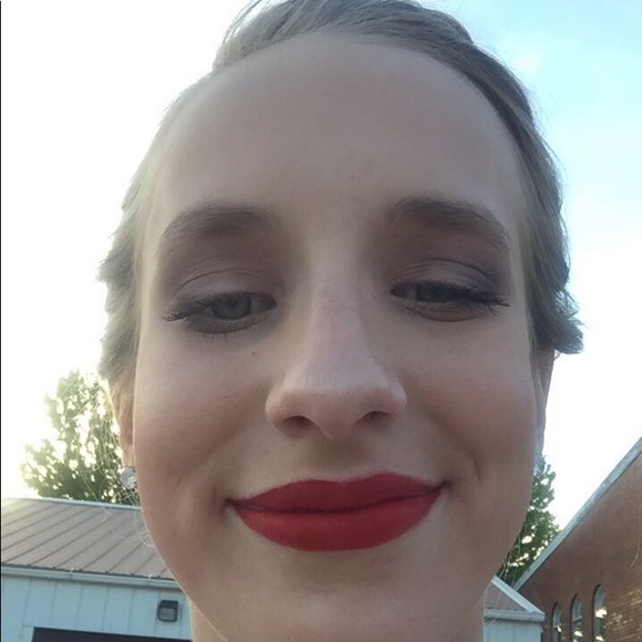 Profile Picture of Lauren Sulentic (@laurensulentic) on Poshmark