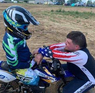 Profile Picture of Tanner Farris (@tanner.farris) on Facebook