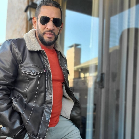 Profile Picture of Karlos Alvarez (@cayto_amaya) on Poshmark