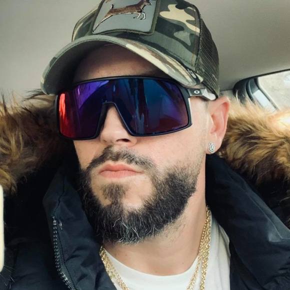 Profile Picture of Ben Skocik (@benskocik) on Poshmark