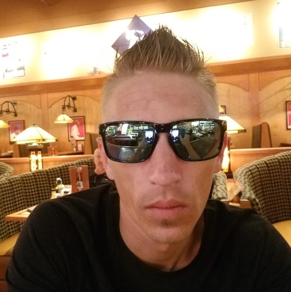 Profile Picture of Jason Ring (@mauiboy33) on Poshmark