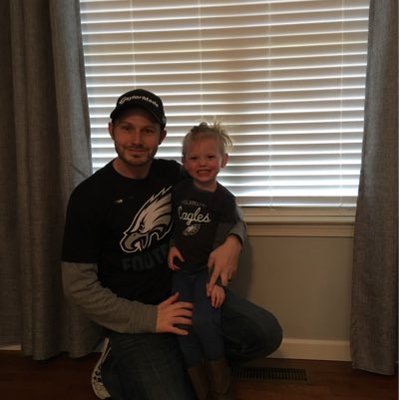 Profile Picture of Dustin Guyer (@DCrushGuyer) on Twitter