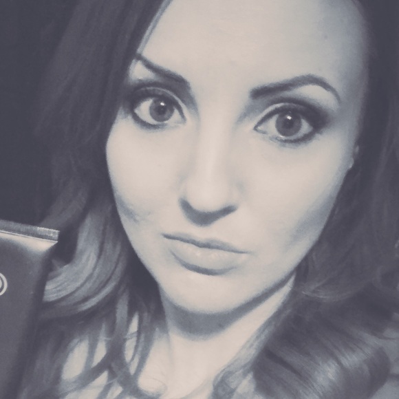 Profile Picture of Dannah Mitchek (@threedolls) on Poshmark