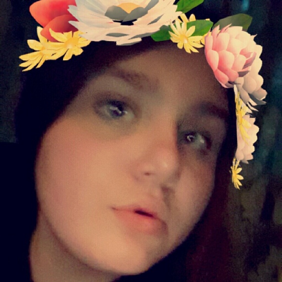 Profile Picture of Lily Opshinsky (@lilyopshinsky) on Poshmark