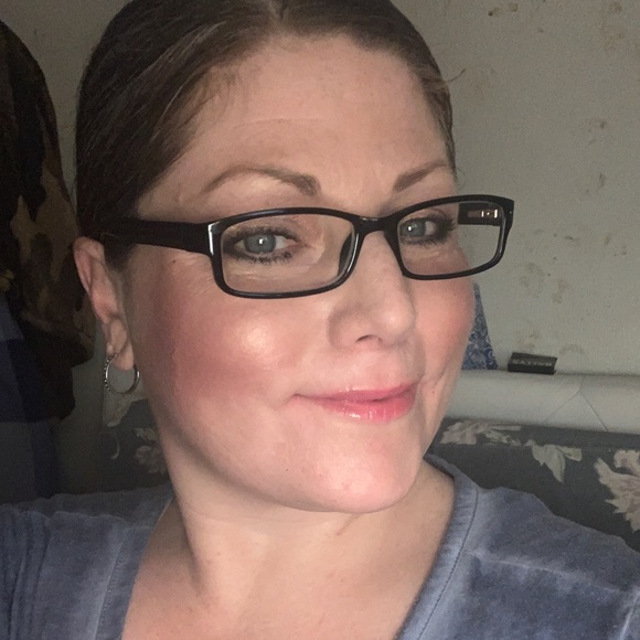 Profile Picture of Candice Colkitt (@candicecolkitt) on Poshmark