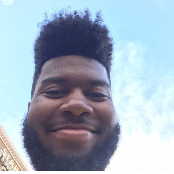 Profile Picture of Tommy Do (@tmoneysauce) on Poshmark