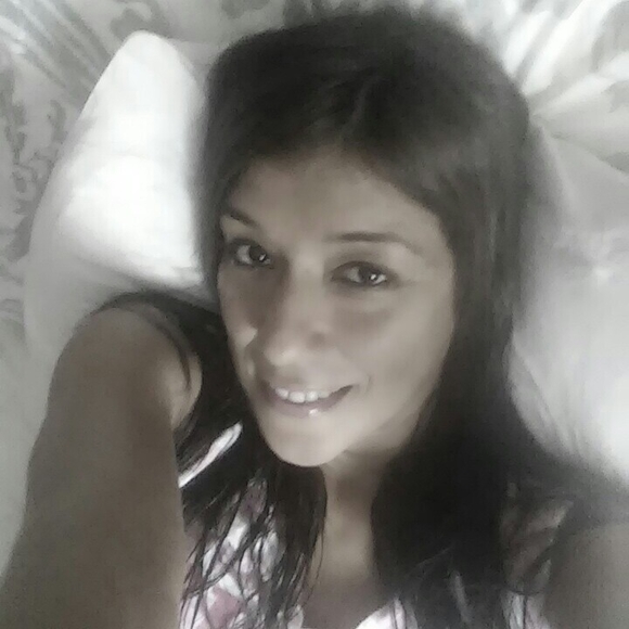 Profile Picture of Gissela Dulanto (@gdulantor) on Poshmark