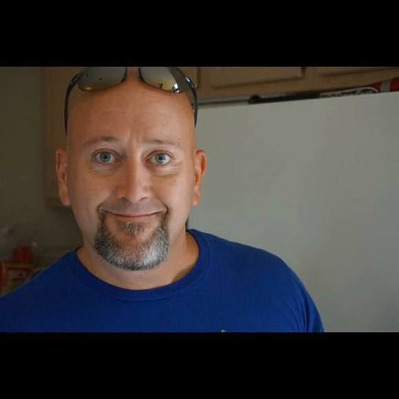 Profile Picture of Barry Sims (@bearleo88) on Poshmark