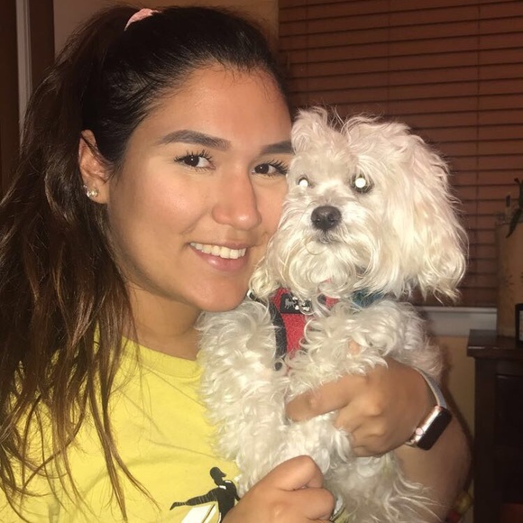 Profile Picture of Raquel Silva (@rsilva350) on Poshmark