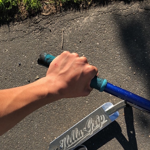 Profile Picture of Ivan Casares (@ivandoesstuff) on Poshmark