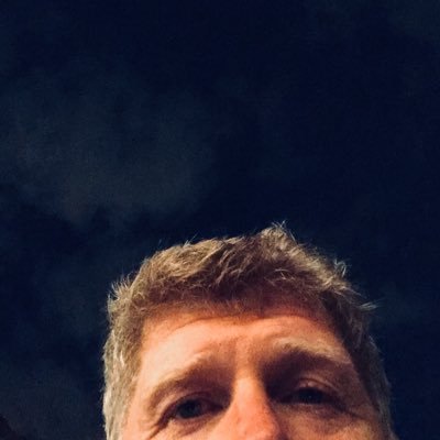 Profile Picture of Chris Cooney (@Artchriscooney) on Twitter