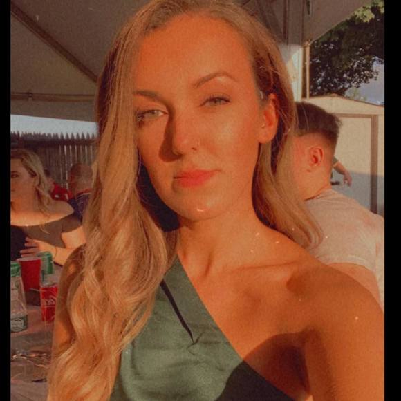 Profile Picture of Mirnesa Alemic (@malemic) on Poshmark