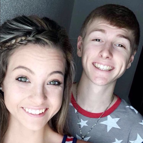 Profile Picture of Cecilia Feauto (@mrscotuaef) on Poshmark