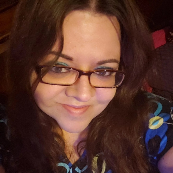 Profile Picture of Misty Felcher (@mistyfelcher) on Poshmark