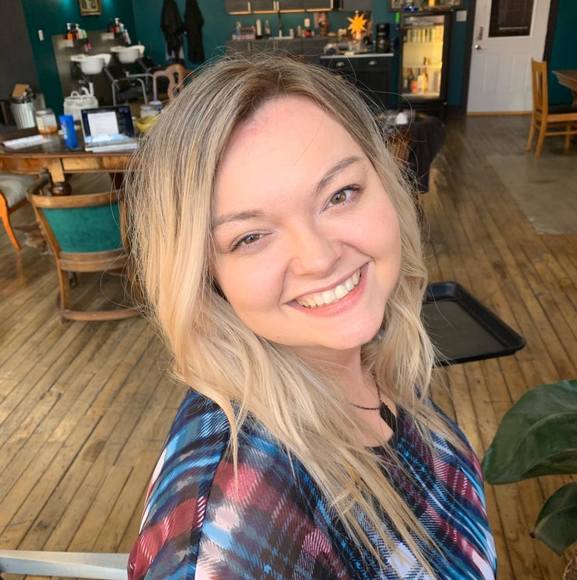 Profile Picture of Jessica Huffman (@jessica121416) on Poshmark