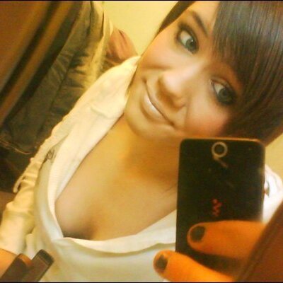 Profile Picture of Stacey-louise Brogan (@brogefast) on Twitter