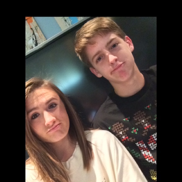 Profile Picture of Lindsey Beachey (@beachey) on Poshmark